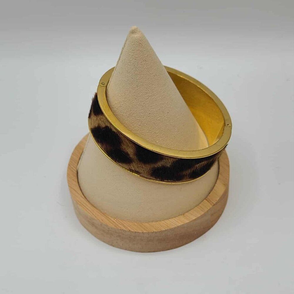 J Crew Animal Print Faux Fur Gold Tone Hinged Cuff Bracelet - Picture 3 of 8